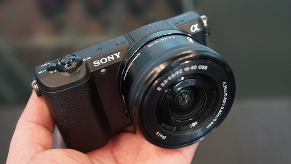 使用には問題ないと思いますSONY α5100【値下げ可】 - デジタルカメラ