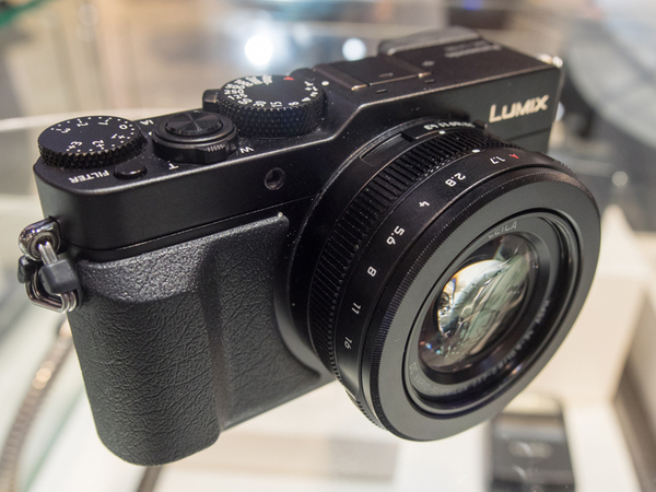 レンズ一体型としては初のフォーサーズサイズセンサーを搭載した「LUMIX LX100」