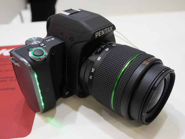 8月28日国内で発表されたスタンダードモデルのデジタル一眼レフカメラ「PENTAX K-S1」
