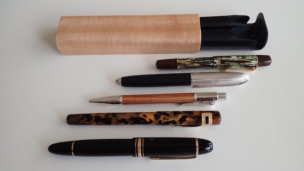筆者の日常使いのペンは、どの組み合わせでも綺麗に収まった