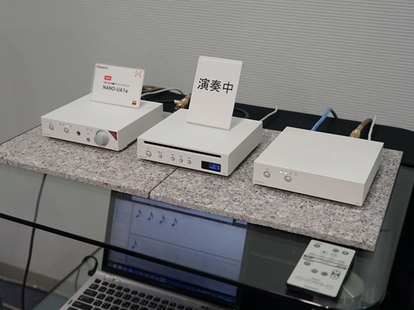 オラソニックはUSB DAC内蔵プリメインアンプの新製品「NANO-UA1a」を展示
