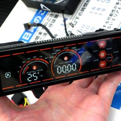 ASCII.jp：LCDタッチスクリーン仕様の5インチベイ用6chファンコン