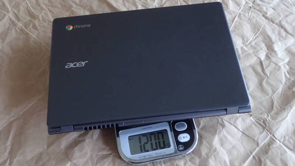 Acer Chromebook C720は実測できっちり1200gだった。筆者的には限界の重さ