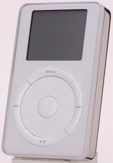 初代iPodのWindows版。Macとは、内部のHDDのフォーマットが異なるため、Windows専用として発売された。筆者は発売日と同時に職場近くのラオックスで購入した記憶がある