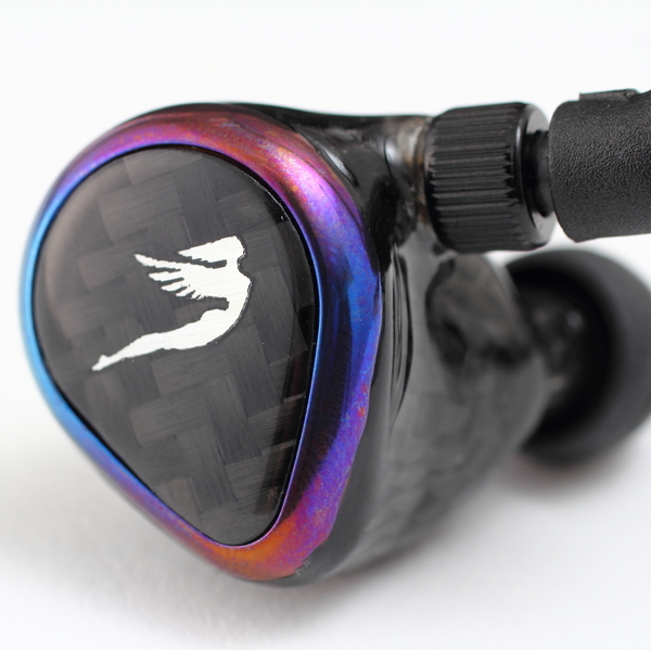 ASCII.jp：価格だけでなく音も本当にすごい「Layla」と「Angie」 (1/6)