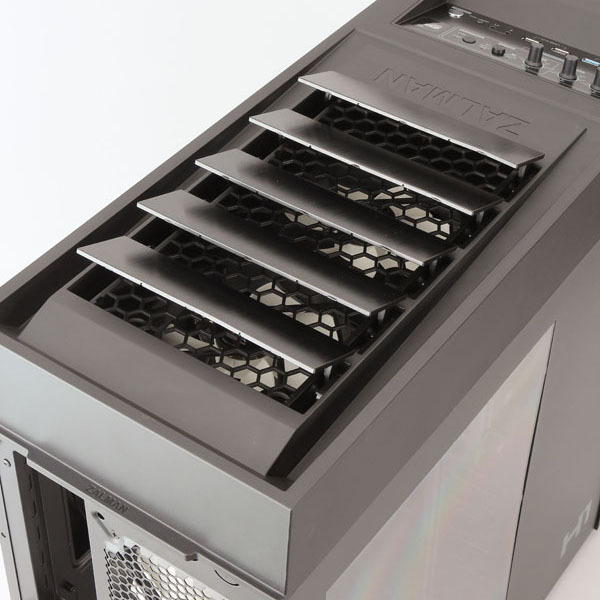 ASCII.jp：長～く使える極上のPCケース2014【BeQuiet!/ZALMAN編】 (1/4)