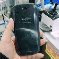 ASCII.jp：裏は電子ペーパーの2画面スマホ「YotaPhone 2」