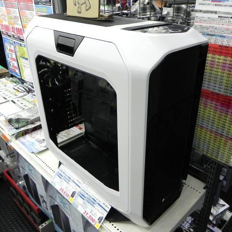 ASCII.jp：ラッチ式サイドパネル採用の大型PCケース「780T」