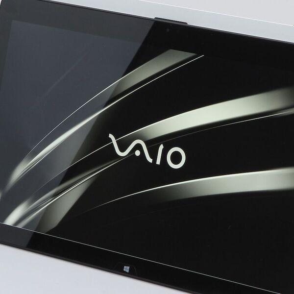 ASCII.jp：「VAIO Z」徹底レビュー - 使い勝手最高、驚きのモンスターモバイル (1/5)