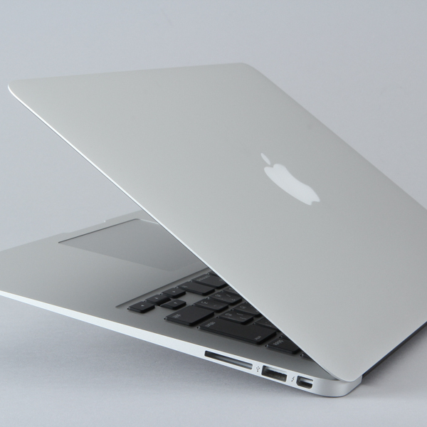 今こそ「MacBook Air」が買い時！ 新13インチは完成度が高い!!