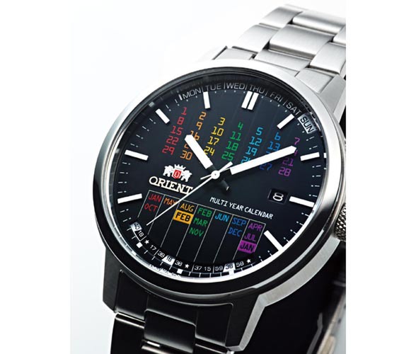 Ascii Jp オリエント時計 デジタル風フォントの万年カレンダー腕時計
