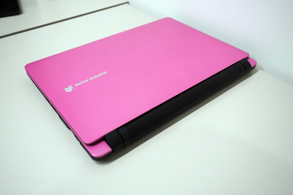 桜色ノートパソコン