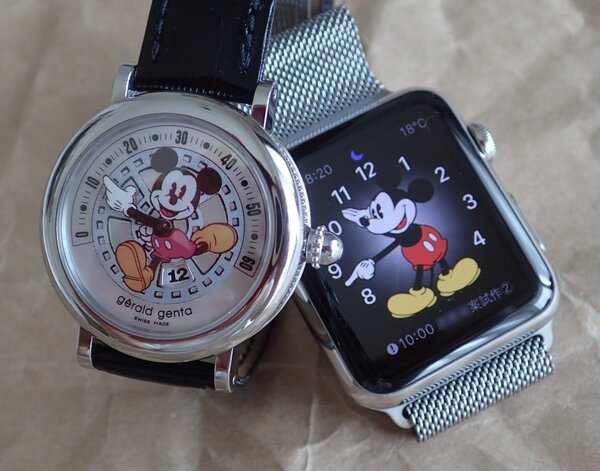 ブルガリグループのジェラルド・ジェンタのミッキー腕時計も液晶のほうが綺麗!?