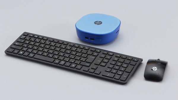 「HP Stream Mini」。キーボードとマウスも付属する