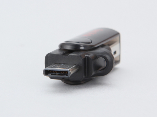 USB Type-Cに対応する機器がなくても手元にある安心感は高い