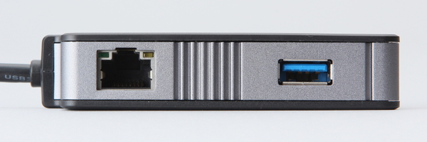 コンパクトなボディーに、USB 3.0×1、GigabitEther×1、HDMI×1を備える