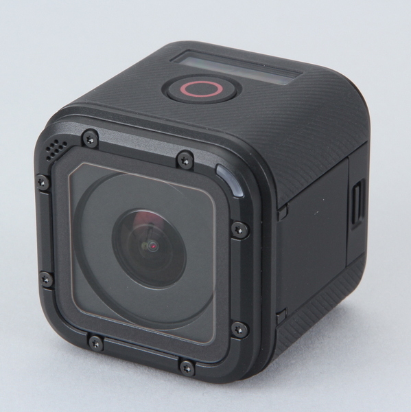 小さくてどこでも付けられる定番ウェアラブルカメラ「GoPro HERO4 Session」