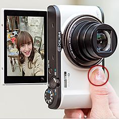 ASCII.jp：撮った画像を自動でスマホに送る、カシオの新「エクシリム」