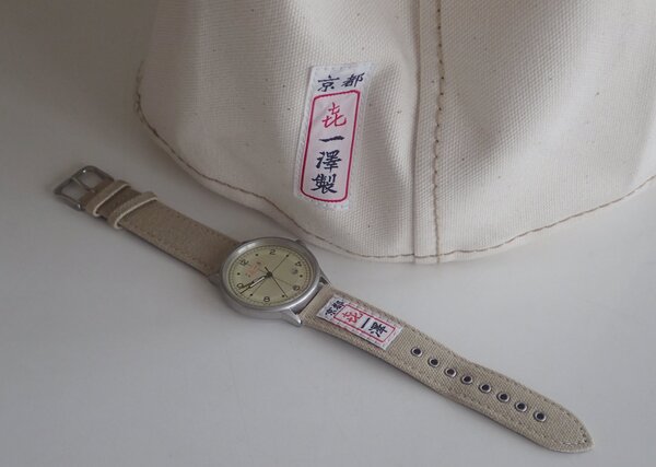 帆布鞄の老舗メーカーが自社ブランドの腕時計を発売した