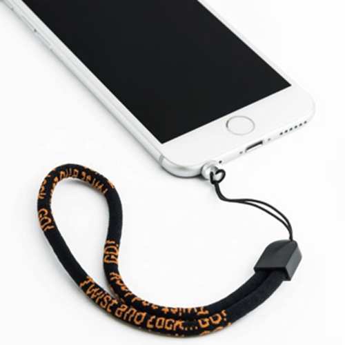 再販可能♪雪降る天使の雪だるま イヤホンジャック ( ストラップ に変更可能) 人生の転機に タンザナイト 水晶 チャーム イヤホンジャック パーツ