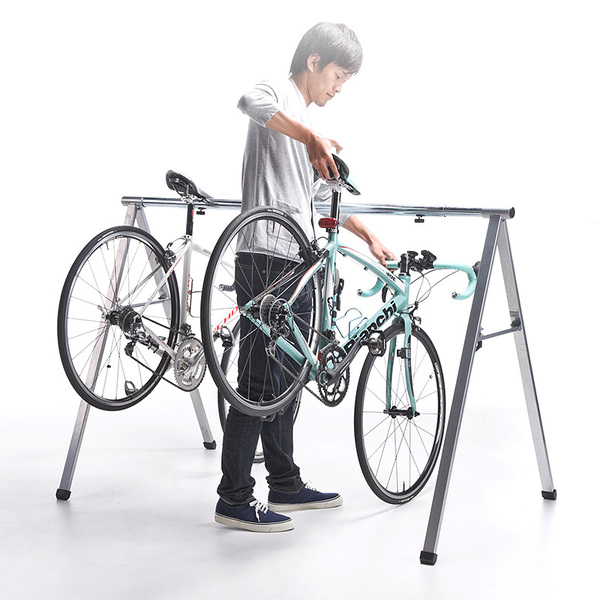 ASCII.jp：工具不要！ サドルを引っかけて駐輪する自転車スタンド