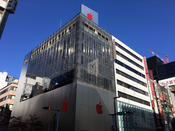12月1日は 世界エイズデー Apple Store銀座 名古屋 心斎橋 福岡天神のリンゴが赤に 週刊アスキー