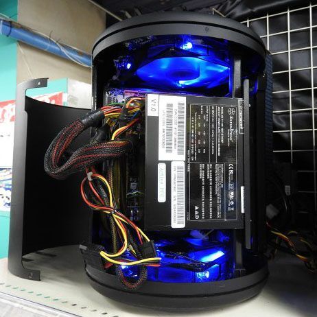 ASCII.jp：売れ行き好調！ Mac Pro風ケース「黒鼓」の販売が始まる