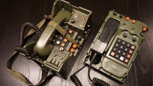 大人気通販米軍野戦電話機2台、(実物1台、改品1台) コレクション