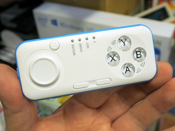 Ascii Jp マウスやリモコンになる極小サイズの多機能bluetoothゲームパッド