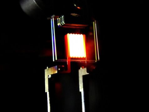 MITが、LEDに匹敵する高効率の白熱電球を研究中
