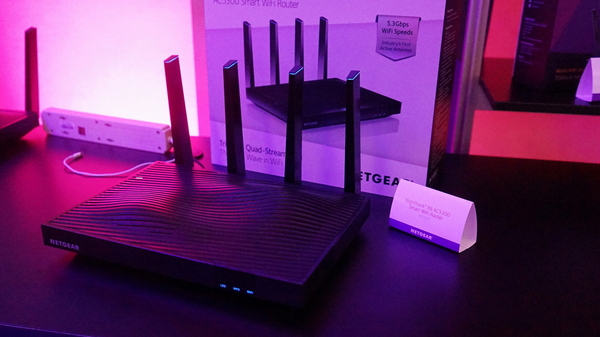 「Nighthawk X8 AC5300 Smart WiFi Router」