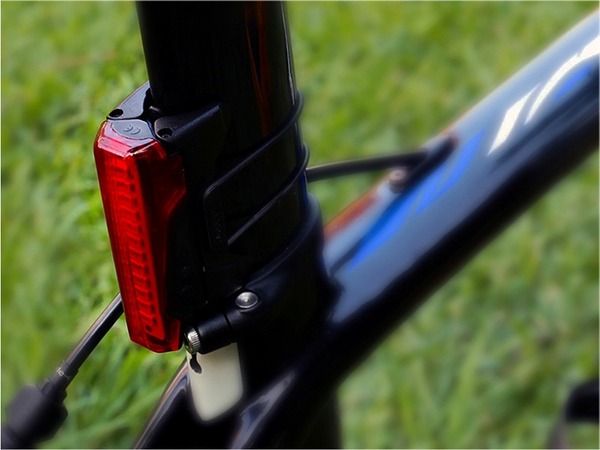 USB充電式テールライト　自転車用　LEDランプ リアライト USB充電式 防水