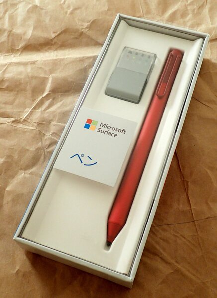 Surface Pro 4と一緒に発表されたSurfaceペン。今回はレッドを衝動買い！