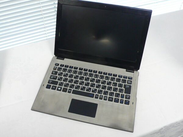 ASCII.jp：超軽量2in1「LAVIE Hybrid ZERO」を実現したNECのこだわり (1/4)