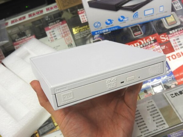 Ascii Jp スマホから直接dvd再生やcd録音ができるワイヤレスdvd