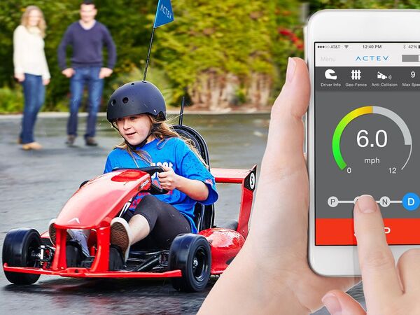 子供の無謀運転をリモートコントロールできる電動カート Arrow Smart Kart 週刊アスキー