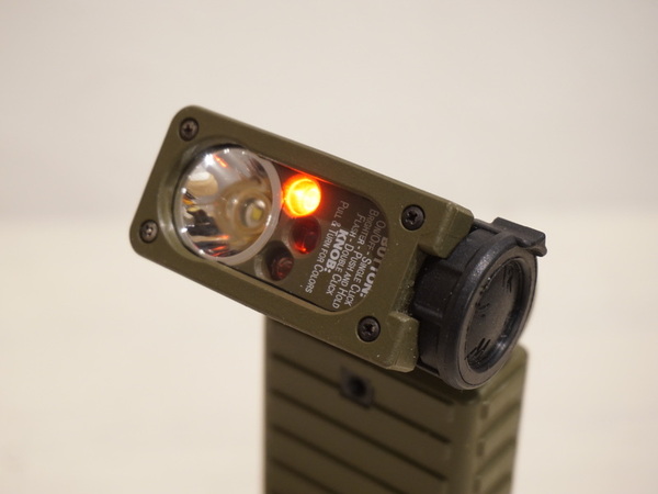 Ascii Jp 赤や青はいつ使う 軍用ライトの一味違った設計を解説 1 3