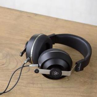 ASCII.jp：final、最上位の製法取り入れたチタン振動板ヘッドフォン