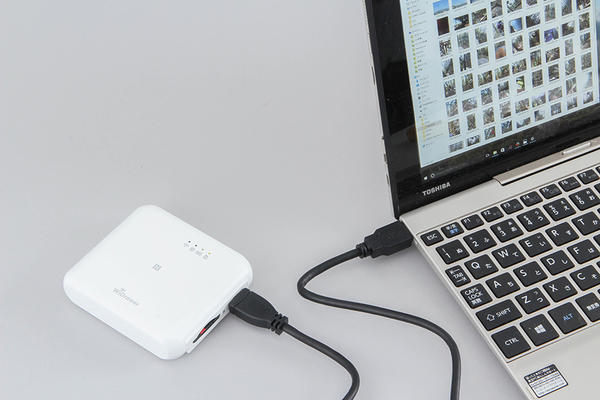 SDメモリーカードリーターとして使用する場合はただUSBで接続するだけでいい