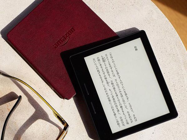 ASCII.jp：完全新型「Kindle Oasis」が登場 バッテリー内蔵カバー付き ...