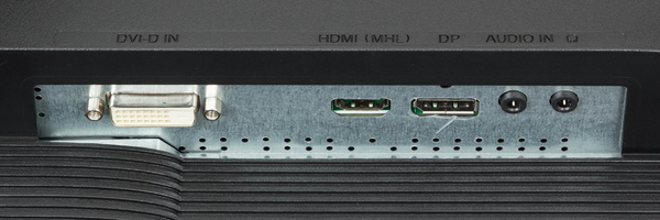背面にある接続端子。DVI-D、HDMI、DisplayPortを各1系統と、オーディオ入出力を各1系統装備する