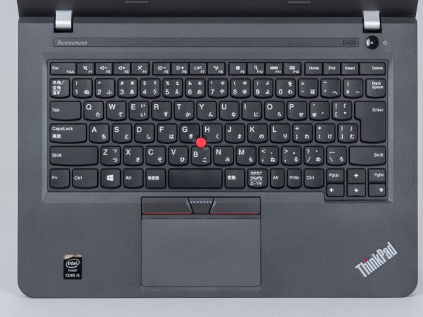 キーボード中央にはスティックポインターを装備。ThinkPadには必須だ
