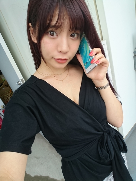 Ascii Jp 女子ペリア サンミニ 日テレジェニック15の久松かおりが自撮りで登場 Xperia アイドル