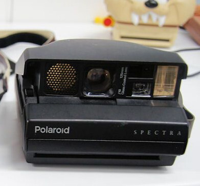 ポラロイドのインスタントカメラ（Polaroid Spectra）