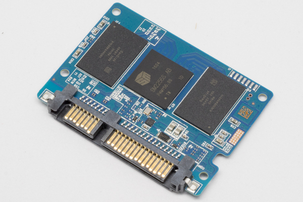 新品】SanDisk SSD PLUS 2TB SDSSDA-2T00-J26 - PCパーツ