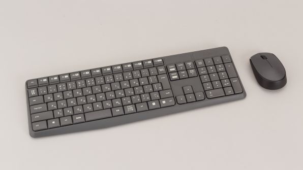 ロジクールの「MK235 Wireless Keyboard and Mouse」（直販価格 3110円）は、超小型のUSBレシーバが付いたワイヤレスキーボード＆マウス。無線方式はBluetoothではない