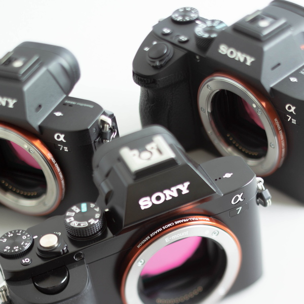 ASCII.jp：ソニーフルサイズ一眼「α7III」歴代α7シリーズと性能を徹底比較