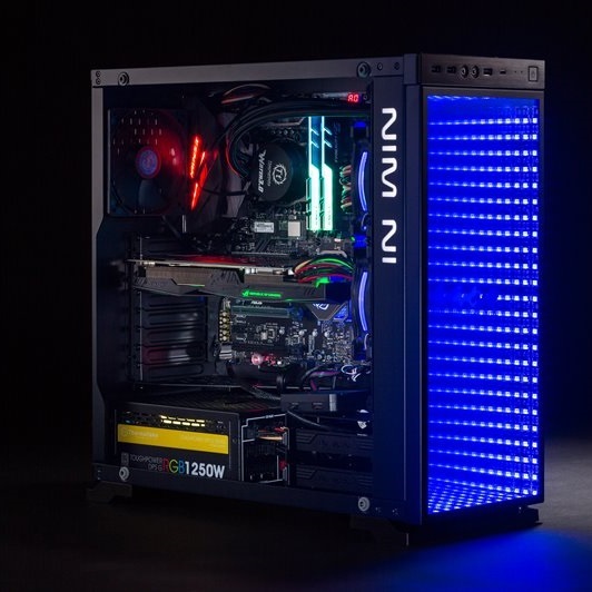 青く光ってシブい！自作ライトゲーミングPC中古！新品SSDで快適です！ 新品SSDで快適！光る自作ライトゲーミングPCです！ 新品SSDで快適