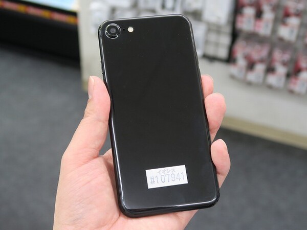 Ascii Jp Iphone 7のジェットブラックがない ならモックを買えばいいじゃない
