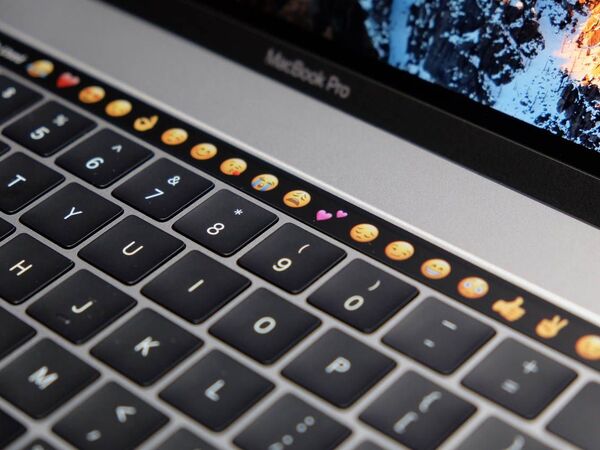 ASCII.jp：新MacBook Proを買い換える上で気になっていたキーボード ...
